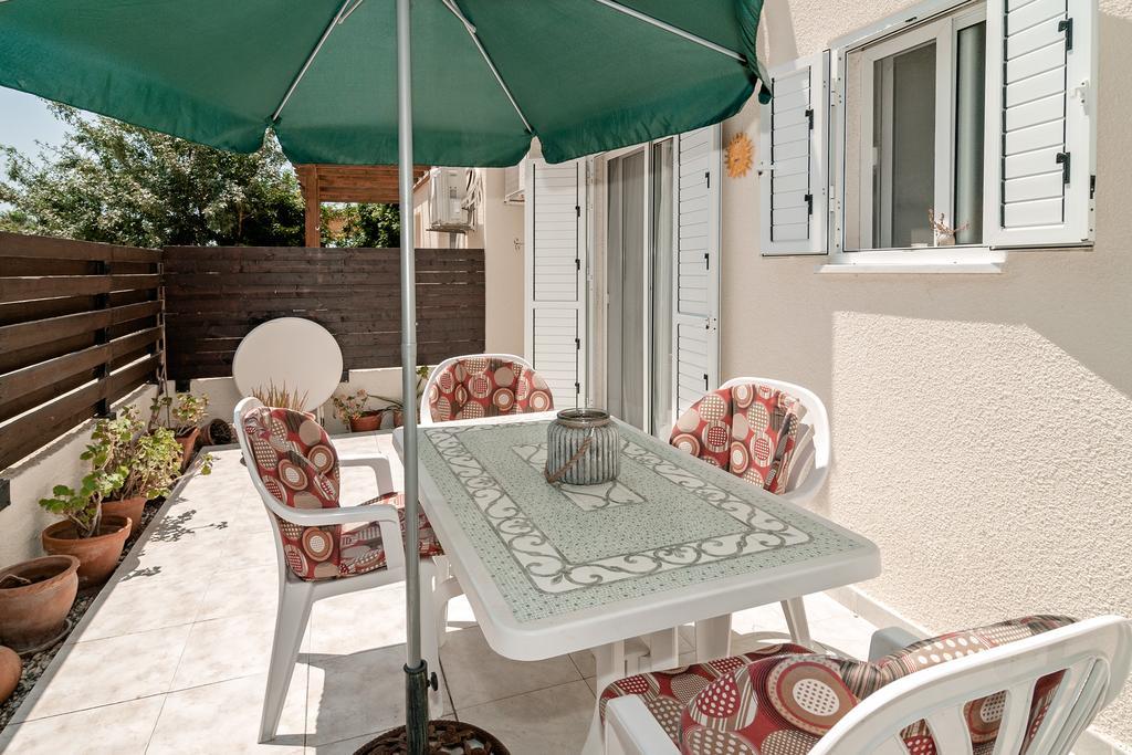 Sue'S Apartment Пафос Екстер'єр фото