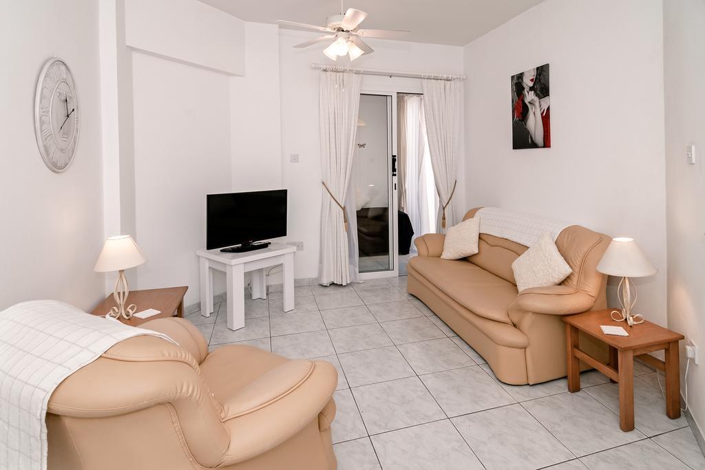 Sue'S Apartment Пафос Екстер'єр фото