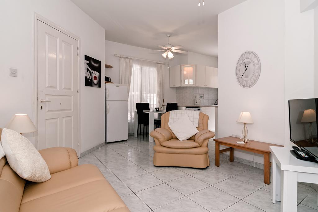 Sue'S Apartment Пафос Екстер'єр фото