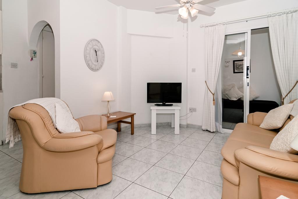 Sue'S Apartment Пафос Екстер'єр фото