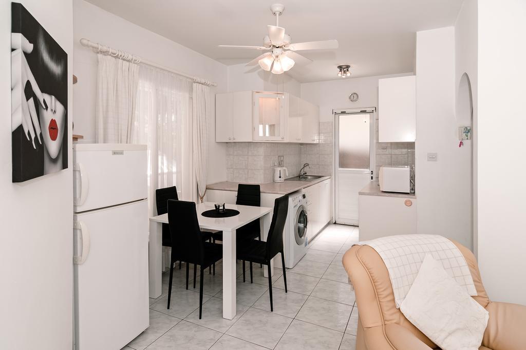 Sue'S Apartment Пафос Екстер'єр фото